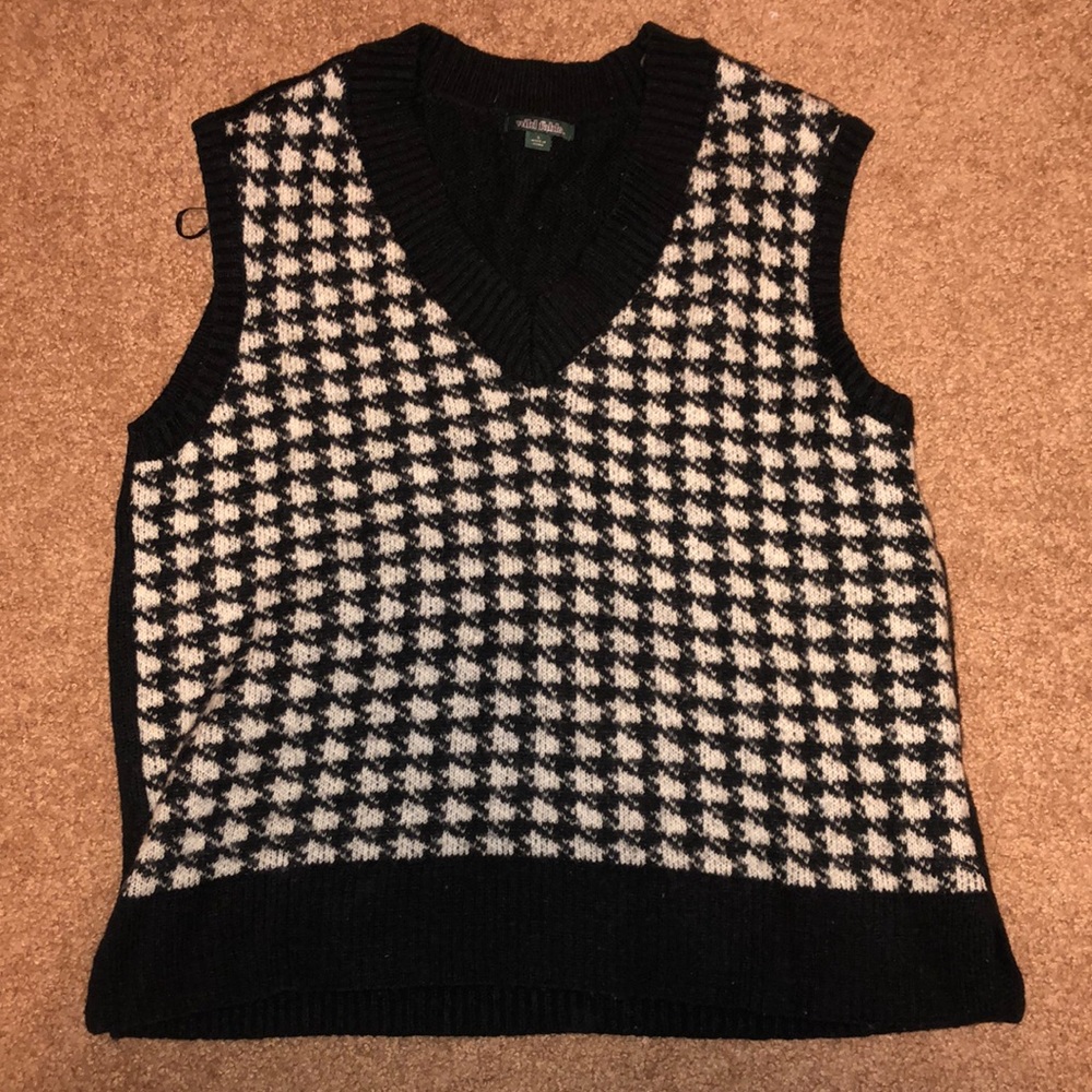 wild fable black and white sweater vest